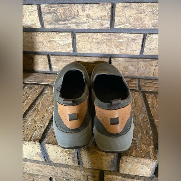 Green merrell slip ons - Picture 2 of 6